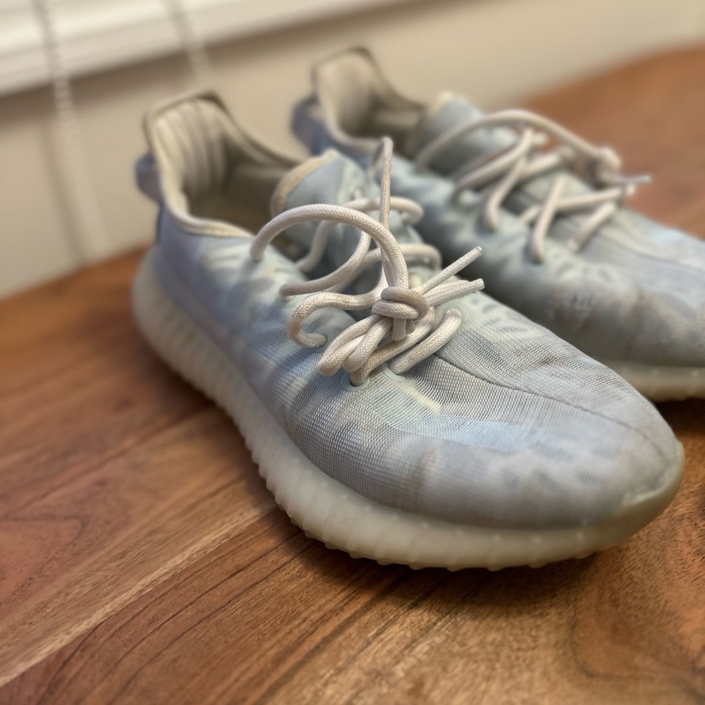Adidas Yeezy Boost 350 V2 Blue Tint Sneakers